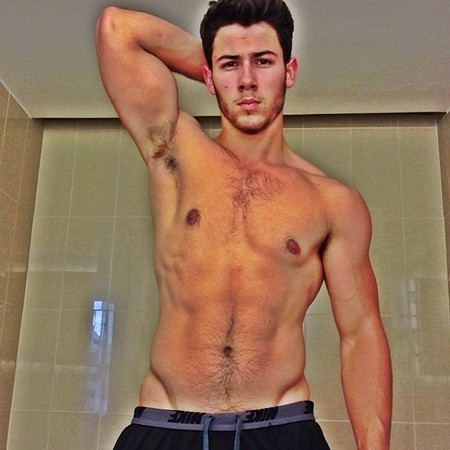 Vaya cómo se ha puesto de cachas Nick Jonas