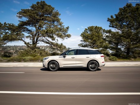 Lincoln Corsair Grand Touring 2021 1600 08