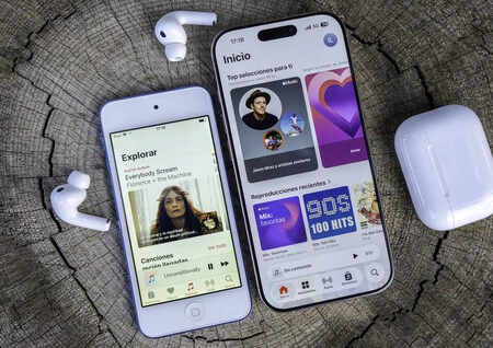 Izquierda, iPod Touch; derecha, iPhone 16 pro