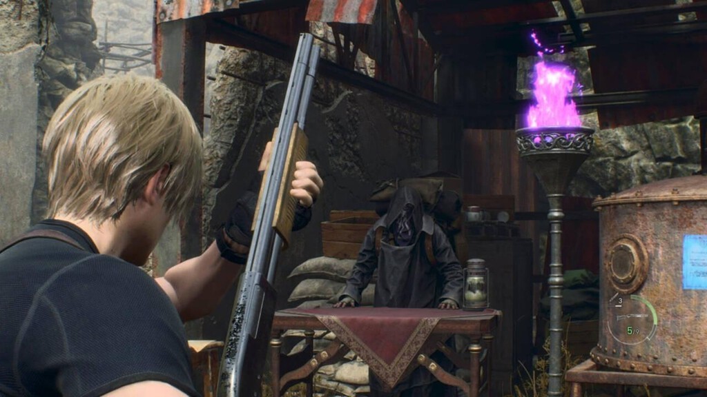 Ya probé el doblaje latino de Resident Evil 4 Remake y hay algo raro: la experiencia de Leon y el Buhonero está incompleta