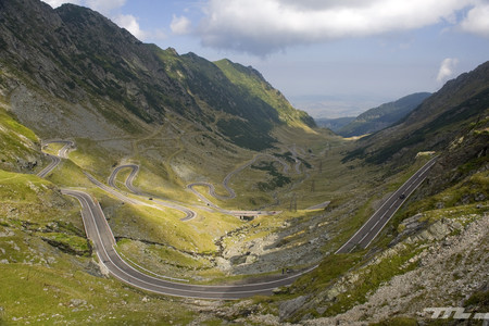 Nos vamos de ruta: empacho de curvas en Transalpina y Transfăgărășan, las mejores carreteras de Rumanía
