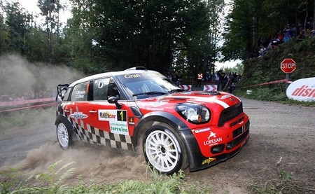 Luis Monzón se impone en un destructivo Rallye de Ferrol