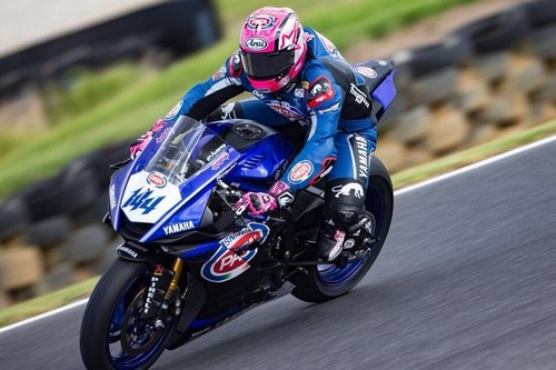 Lucas Mahias gobierna en Supersport con un inesperado Sandro Cortese dentro del podio