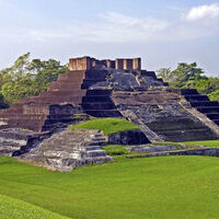 El hombre que descubrió una ciudad maya perdida mientras buscaba en Google