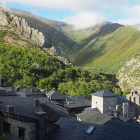 Este pueblo de tan solo 20 habitantes en El Bierzo es Patrimonio Histórico y una de las joyas más desconocidas de España 