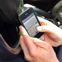 La DGT plagia a Inglaterra y utilizará camiones para combatir el uso del teléfono móvil al volante