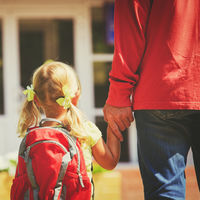 Involúcrate en la escuela de tus hijos: hacerlo tiene beneficios para su desarrollo social