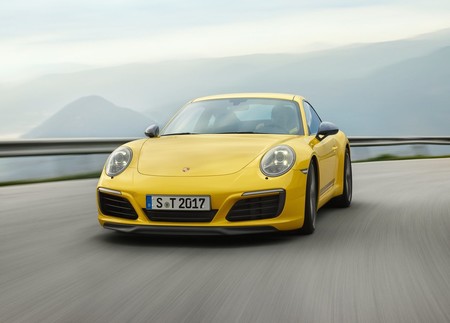 Sin estéreo, pero con caja manual. Así de purista es el Porsche 911 Carrera T