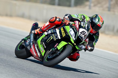 Tom Sykes vuelve a revolverse en entrenamientos con una enorme pole en Laguna Seca