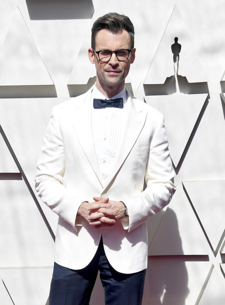Brad Goreski abre la red carpet de los premios Óscar en un fabuloso look a dos tonos