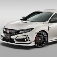 El Honda Civic Type R de Mugen no entiende la palabra discreción por el arsenal de modificaciones que recibió
