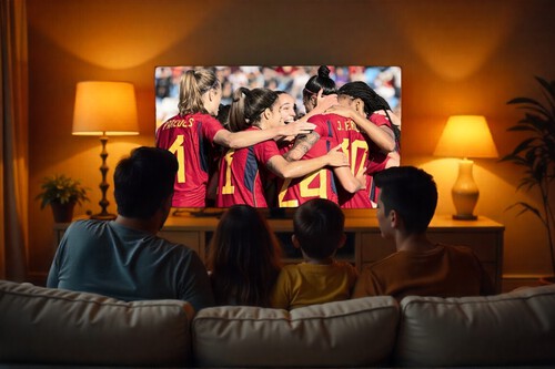 viendo la selección española en la tele