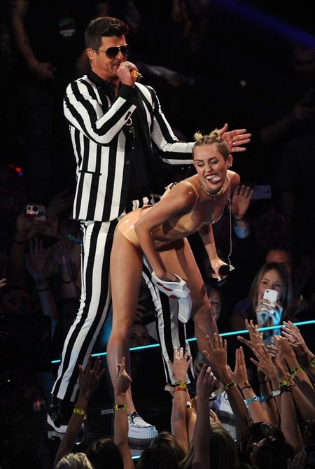 Miley Cyrus nos traumatiza a todos, ¡y a la familia de Will Smith ni os cuento!