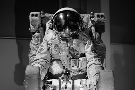 ¿Cómo debes hacer tus necesidades en el espacio?