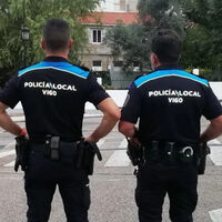 Atropella con su moto a un familiar por una disputa y le detiene la policía mientras se iba empujando. Ha pasado en Vigo