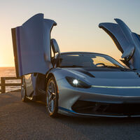 Pininfarina sigue los pasos de Ferrari con su primer descapotable eléctrico hecho a medida para un cliente. Tiene 1.900 CV y lleva hasta un cortapuros