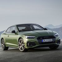 El nuevo Audi A5 estrena motores microhíbridos de hasta 347 CV y una parrilla aún más grande