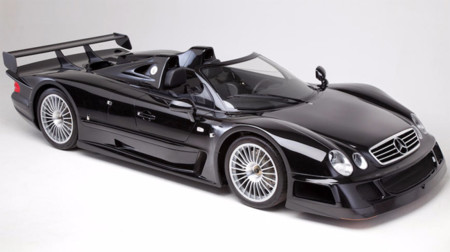Un Mercedes-Benz CLK GTR Roadster a estrenar puede ser tuyo, si tienes una boyante cuenta corriente