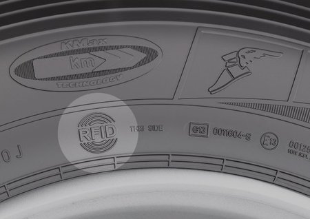 Neumáticos con chip seguimiento