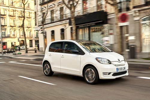 Probamos el Škoda CITIGOe iV: uno de los eléctricos más baratos del mercado, con hasta 253 km de autonomía y desde 17.900 euros