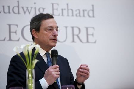 Draghi avisa: los Estados son los que tienen que sacar el helicóptero