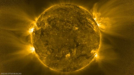 La sonda europea Solar Orbiter nos muestra el Sol como nunca lo habíamos visto: erupciones gigantes y un "erizo" solar