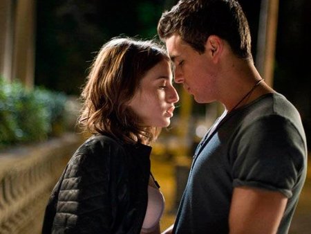 Mario Casas ahora con María Valverde, machote lo tuyo es un no parar