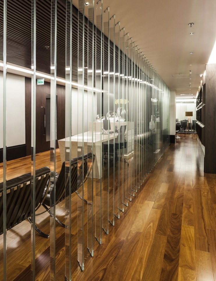 Paneles espectaculares para dividir estancias en las que fluye la luz