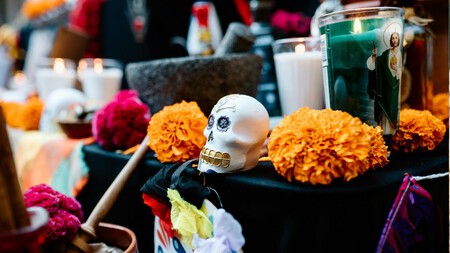 En el centro de CDMX está el paraíso de las veladoras y ofrendas para el Día de Muertos 2025, con descuentos todo el año