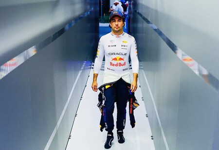 Checo Perez Sale De F1
