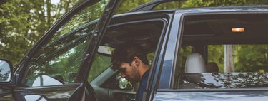 "Intentaron enriquecerse rompiendo el mercado". 800 conductores de Uber estafaron 40 millones de dólares usando móviles pirateados 