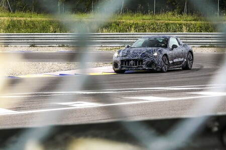¡Sorpresa! El Maserati GranTurismo será el primer coche eléctrico de Maserati y ya está rodando en carretera y circuito