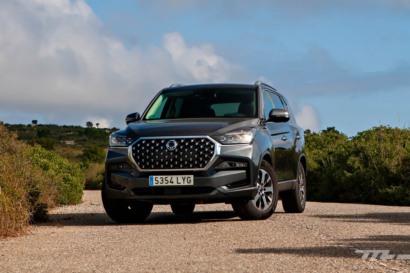 Probamos el SsangYong Rexton, un SUV enorme y cómodo que cuesta como un compacto