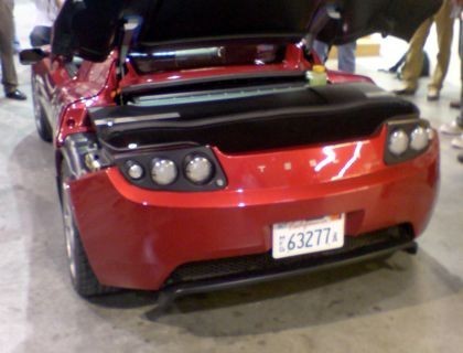 El simbólico maletero del Tesla Roadster (para el manual de instrucciones)