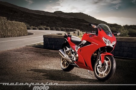 Honda VFR800F, prueba (características y curiosidades)