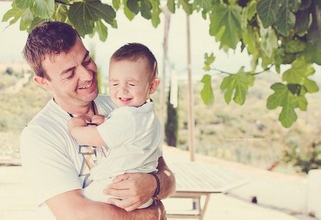La foto de tu bebé: Mario divertido con papá