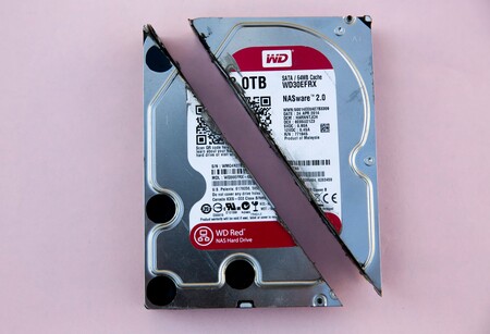 Los discos duros acaban fallando, pero puedes evitar el desastre con la estrategia 3-2-1 de backups