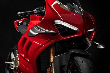 Las motos nuevas de 2019 más esperadas por los lectores de Motorpasión Moto: Panigale V4 R, FTR1200 y S 1000 RR