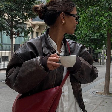 Stradivarius rebaja las bandoleras 'efecto piel' elegantes y versátiles que combinan en todas las ocasiones