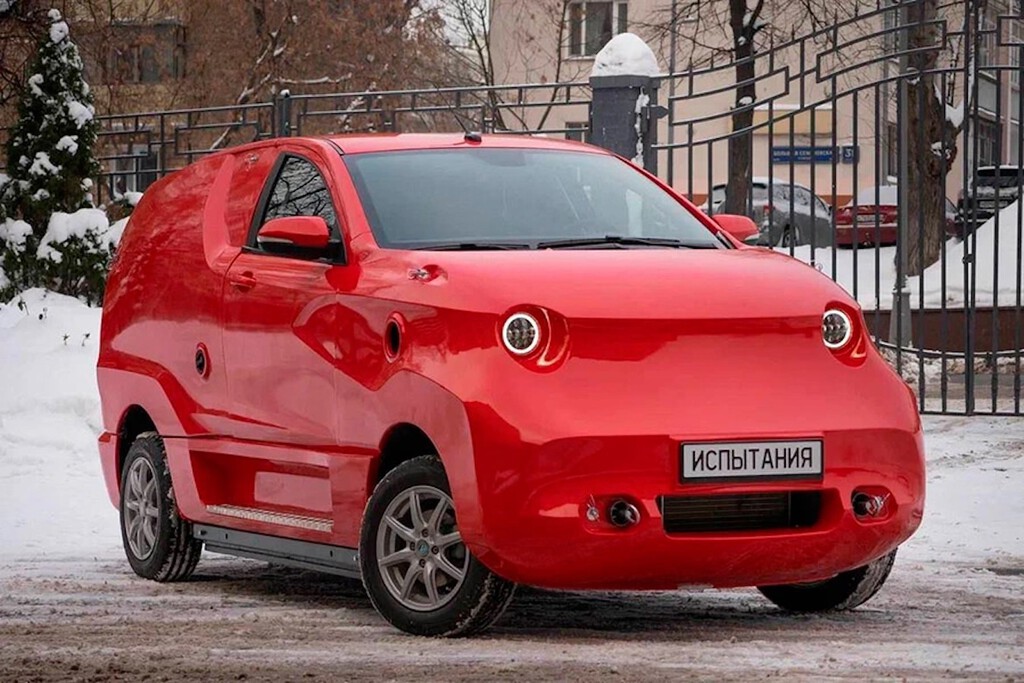 El primer coche eléctrico ruso no es ni un coche eléctrico ni el primer eléctrico ruso. Pero sí es, ejem, peculiar 