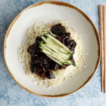 Jajangmyeon, receta fácil de los exquisito fideos coreanos con salsa de judía negra