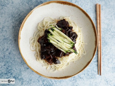 Jajangmyeon, receta fácil de los exquisito fideos coreanos con salsa de judía negra