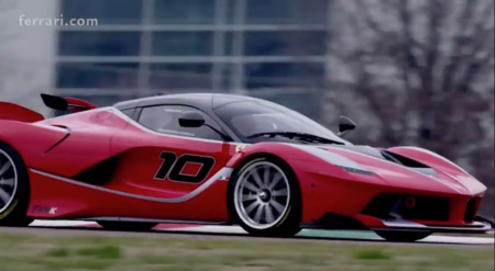 Sebastian Vettel conduce un FXX-K, ahora al máximo