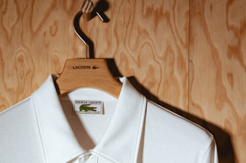 El Corte Inglés remata sus rebajas con una liquidación de polos Lacoste a mitad de precio 