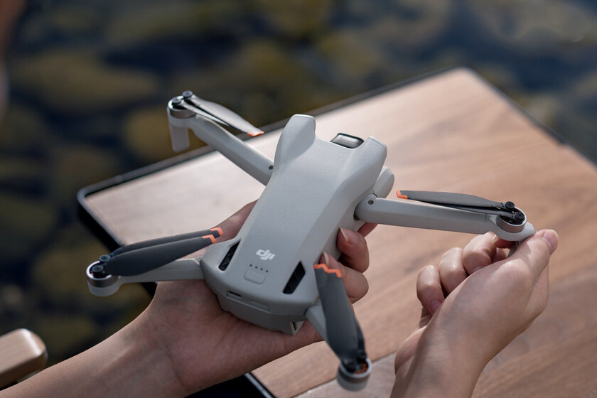 DJI Mini 3 Con Mando DJI RC – Dron Plegable De Menos De 249 G, 4K HDR Y 38 Min De Vuelo