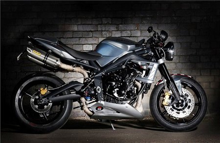 Motorpasión a dos ruedas: Triumph Ace 675CR, lo más indicados para rememorar el cafe racer