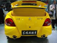 Dongfend D120, el Hyundai Coupe chino con alerón ajustable