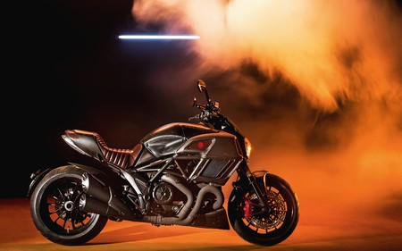 666 unidades de la Ducati Diavel Diesel, la moto del demonio encerrado en Borgo Panigale