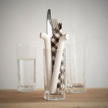 El salero y pimentero en forma de pajita para beber diseñado por el estudio Byung para DesignK