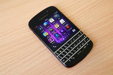 El CEO de BlackBerry pide que se obligue por ley a desarrollar apps para todos los SO